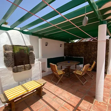 Casa de Férias House In First Line Of The Beach Terraces Close To Surf And Shops Teguise (Lanzarote)