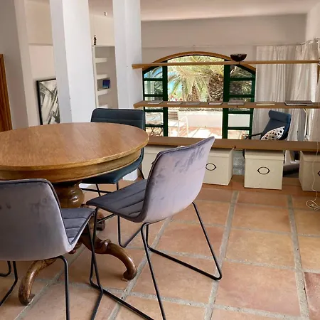 House In First Line Of The Beach Terraces Close To Surf And Shops Casa de Férias