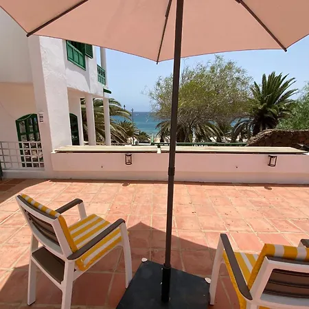 House In First Line Of The Beach Terraces Close To Surf And Shops Hébergement de vacances Teguise (Lanzarote)